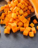 les-cubes-de-butternut-deja-epluches