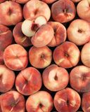 la-peche-plate-blanche