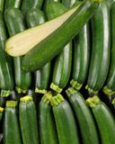 la-courgette-verte-en-filet