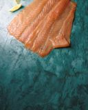 le-saumon-fume-tranche-long-des-shetlands