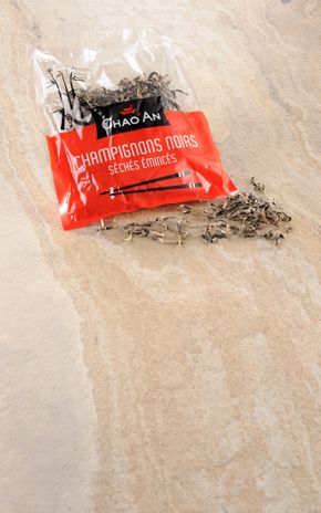 Les Champignons noirs séchés émincés