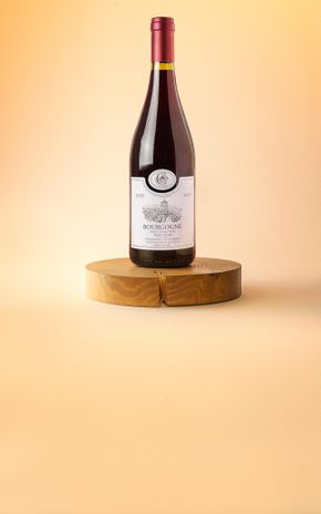 Le Vin rouge Bourgogne Pinot Noir AOC