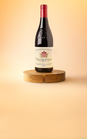 Le Vin rouge "Vacqueyras Les Dentelles " AOP