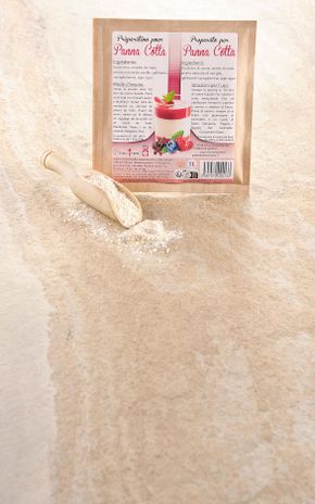 La préparation pour panna cotta