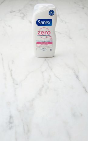 Le Gel douche hypoallergénique sensitive "Sanex"