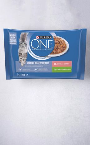 Les Sachets fraicheurs saumon et dinde pour chat stérilisés "PURINA ONE"