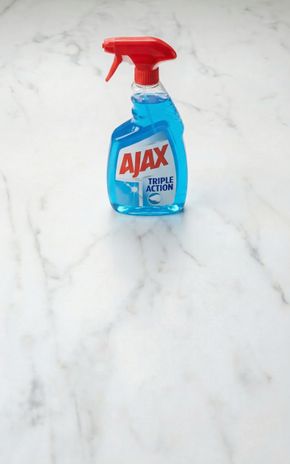 Le Nettoyant vitre triple action "AJAX"