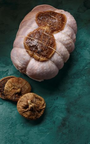 Le Rôti de chapon farci aux figues et au foie gras