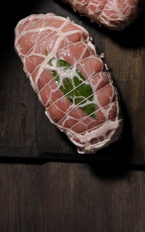 Le Rôti de dinde farci au thym et à la poitrine fumée
