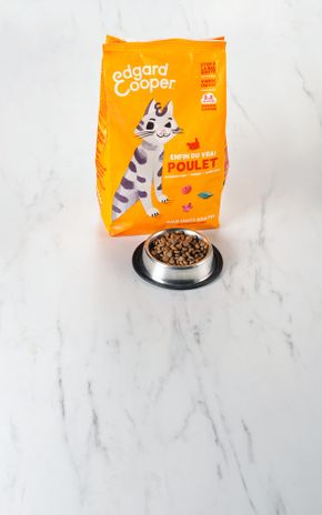 Les Croquettes pour chat sans céréale au poulet "Edgard & Cooper"
