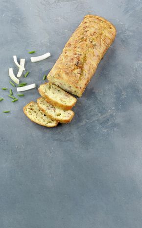 Le Cake aux lardons et oignons