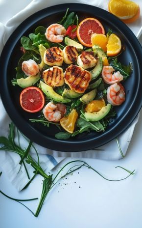 L'Halloumi grillé et salade de crevettes aux agrumes