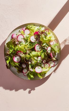 La Salade de jeunes pousses et radis