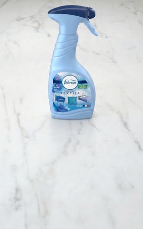 Le Désodorisant textile "Febreze"