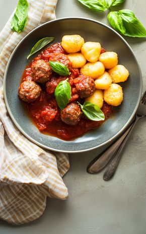 Les Boulettes de bœuf mijotées à la tomate
