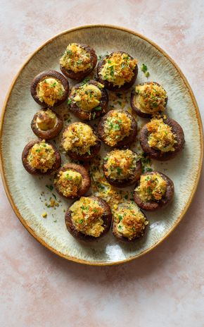 Les Champignons farcis au beurre persillé