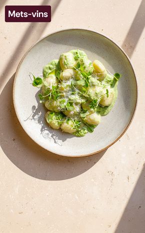 Les Gnocchis, crème de petits pois & straciatella