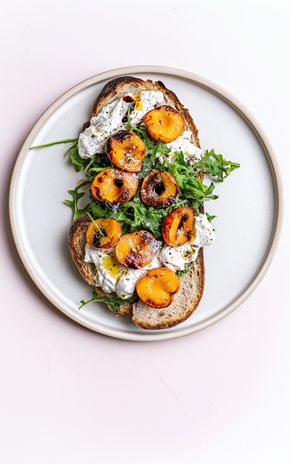 Les Tartines de burrata et mirabelles