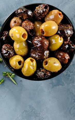 Les Olives dénoyautées aux herbes