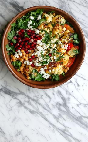 La Salade de chou-fleur rôti, grenade et feta