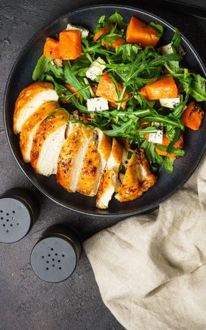 La Salade de poulet rôti, potiron et roquette