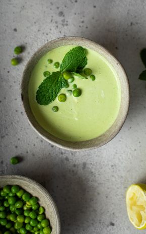 Le Velouté frais de petits pois, ricotta et menthe
