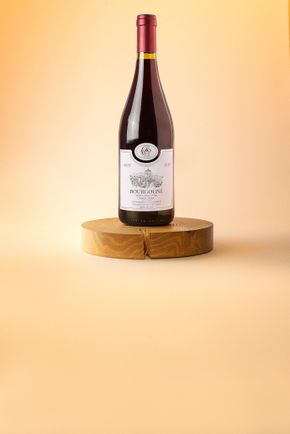 Le Vin rouge Bourgogne Pinot Noir AOC