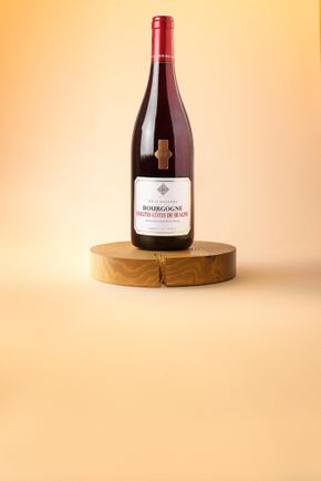 Le Vin rouge Bourgogne Hautes Côtes de Beaune AOC