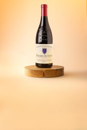 Le Vin rouge "Beaumes de Venise" Les Dentelles en Armoiries AOP
