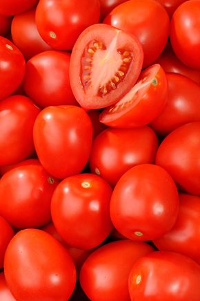 La Tomate rouge allongée olivette