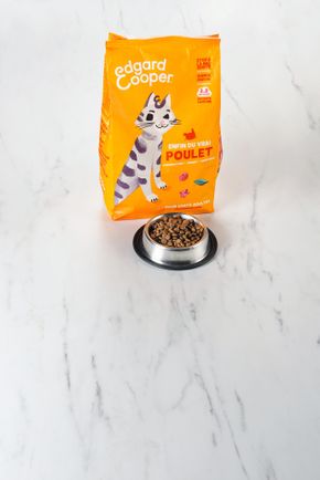 Les Croquettes pour chat sans céréale au poulet "Edgard & Cooper"