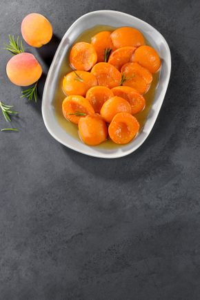 Les Abricots pochés au romarin cuits à basse température