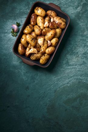 Les Pommes de terre grenaille cuites et confites à l’ail