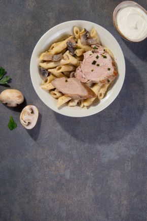 Le Filet mignon de porc, penne et sauce aux champignons 320g