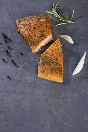 Le Pavé de saumon fumé à chaud à la provençale