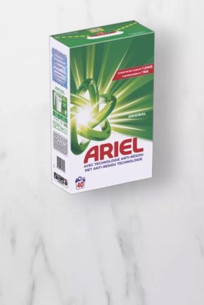 La Lessive en poudre "Ariel"