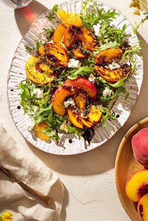 La Salade de nectarines rôties, feta et roquette