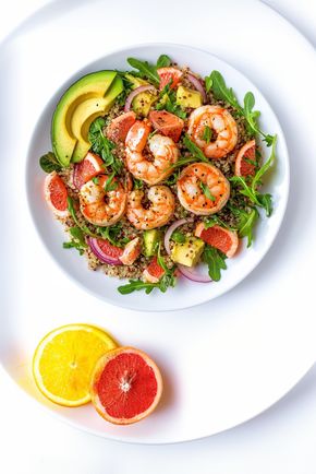 La Salade de quinoa, crevettes, avocats et pamplemousse