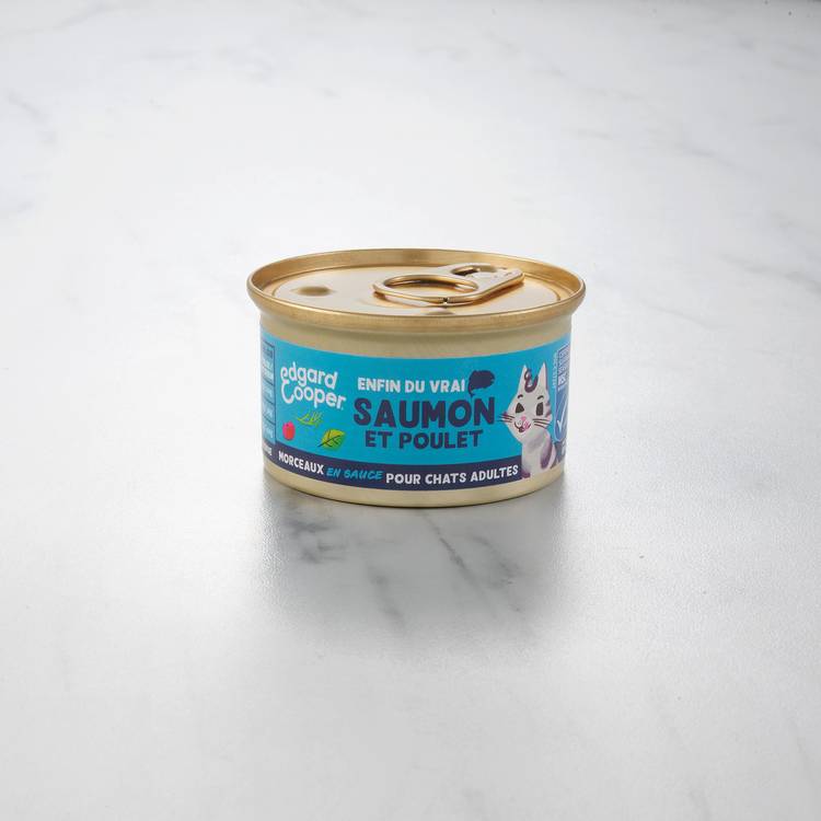 Les Morceaux en sauce pour chat au saumon et poulet  "Edgard & Cooper"