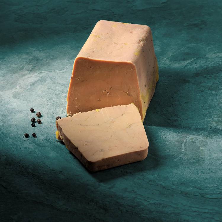 Le Foie gras de canard entier mi-cuit à la fleur de sel.