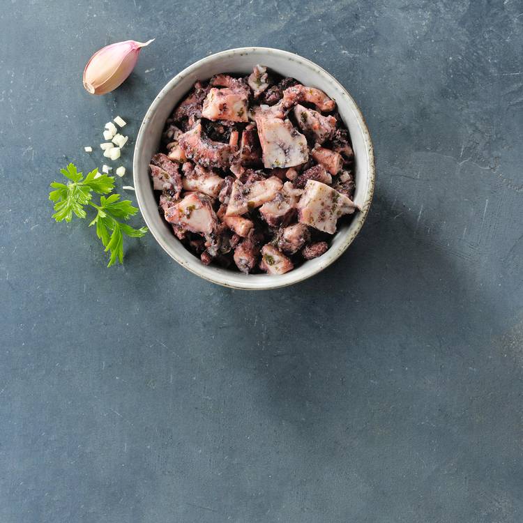 Les Tapas de poulpes marinés à l'ail et persil
