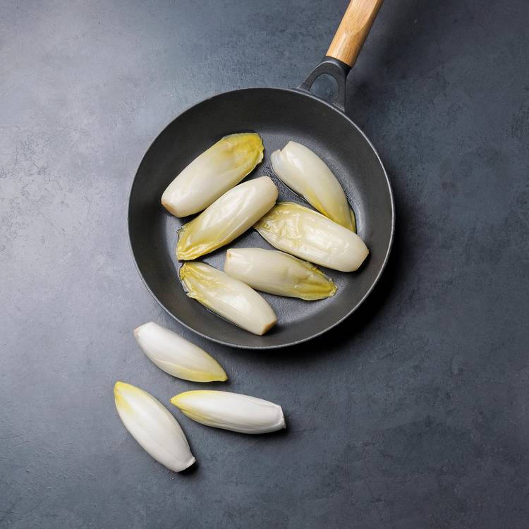 Les Jeunes pousses d'endives cuits à basse température