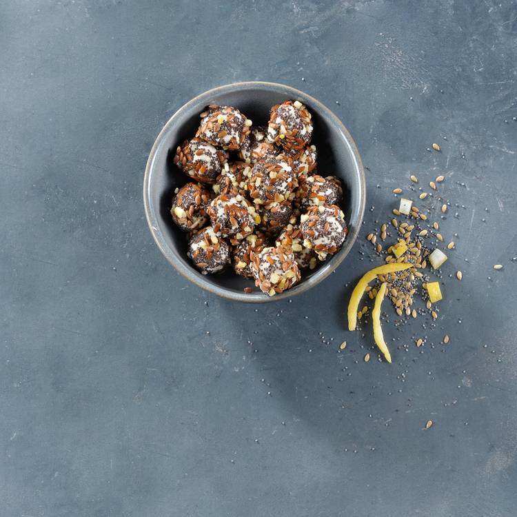 Les Billes de chèvre apéritives citron et pavot