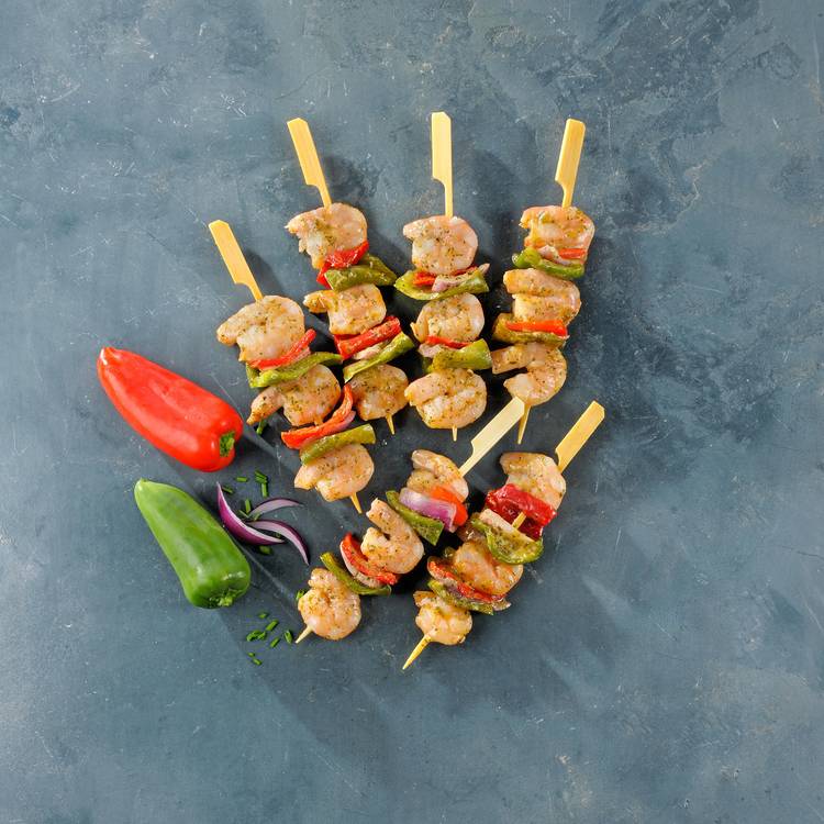 Les Brochettes de crevettes marinées