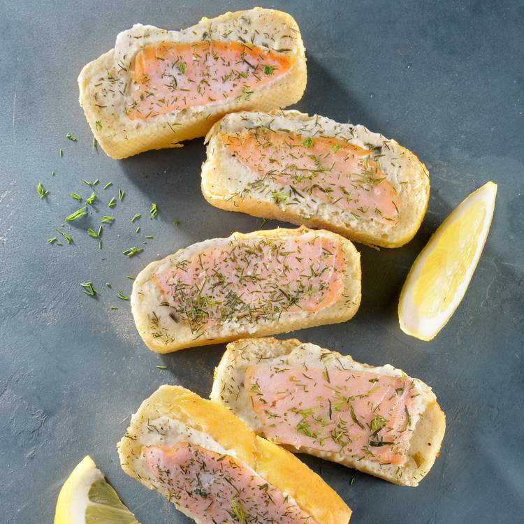 Les Mini tartines briochées saumon fumée et crème citronnée x5  - (120gr )