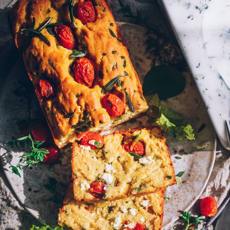 Le Cake tomate feta et salade