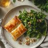 Le Feuilleté au chèvre et salade de mâche