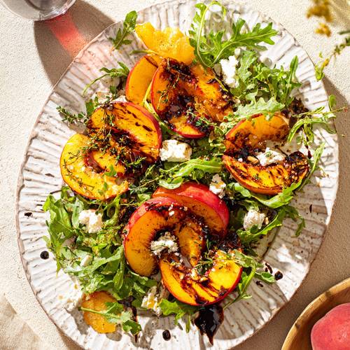 La Salade de nectarines rôties, feta et roquette