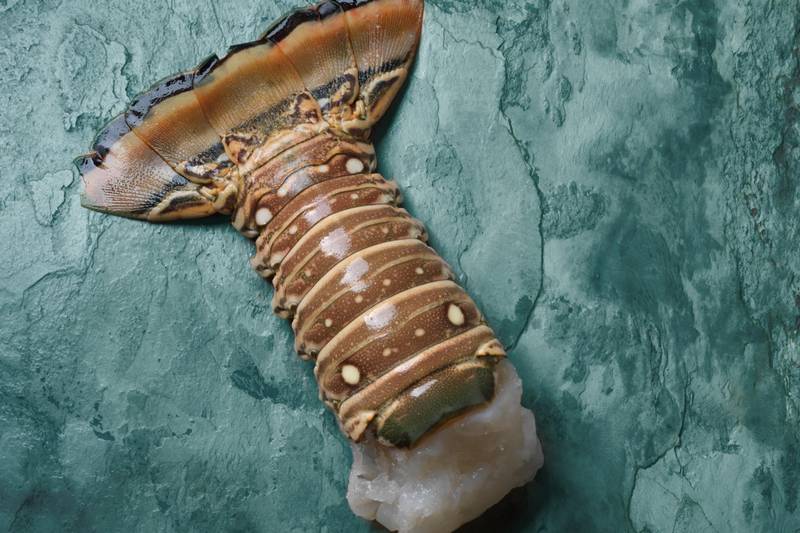 La Queue de langouste crue - mon-marché.fr