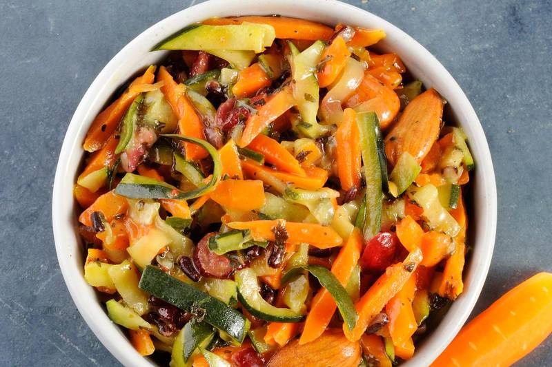 les-courgettes-et-carottes-cranberries-et-amandes-au-curry-250g